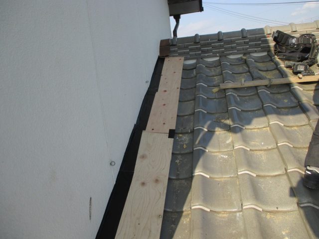 播磨町で流れ壁部分木下地新設